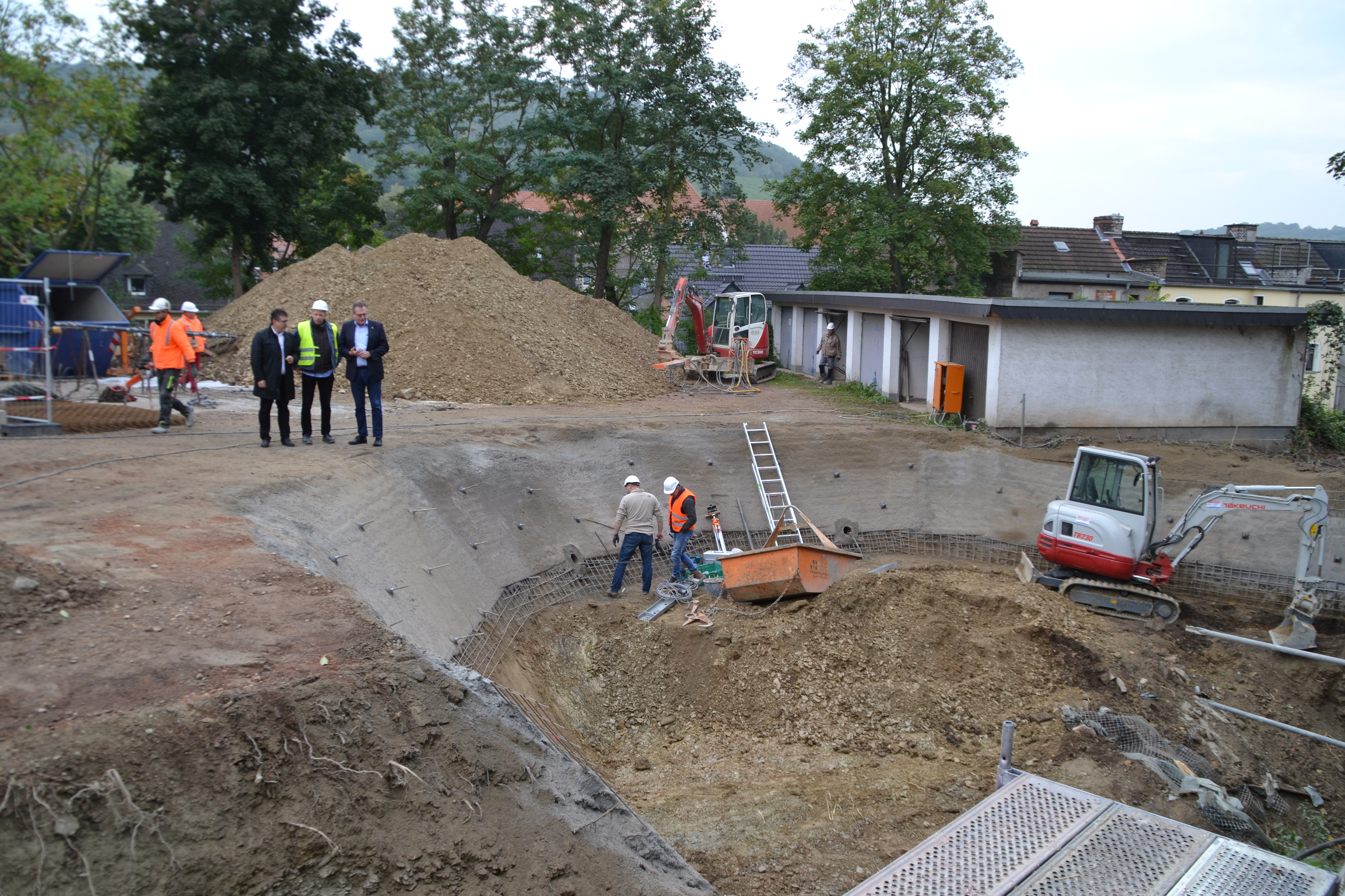 "Wunde" in der Burgmauer (Bild 2).  