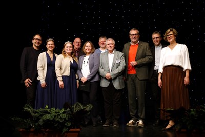Oberbürgermeister Thomas Feser (3. v. r.) feierte gemeinsam mit den Binger Seniorinnen und Senioren das traditionelle Martinsfest.